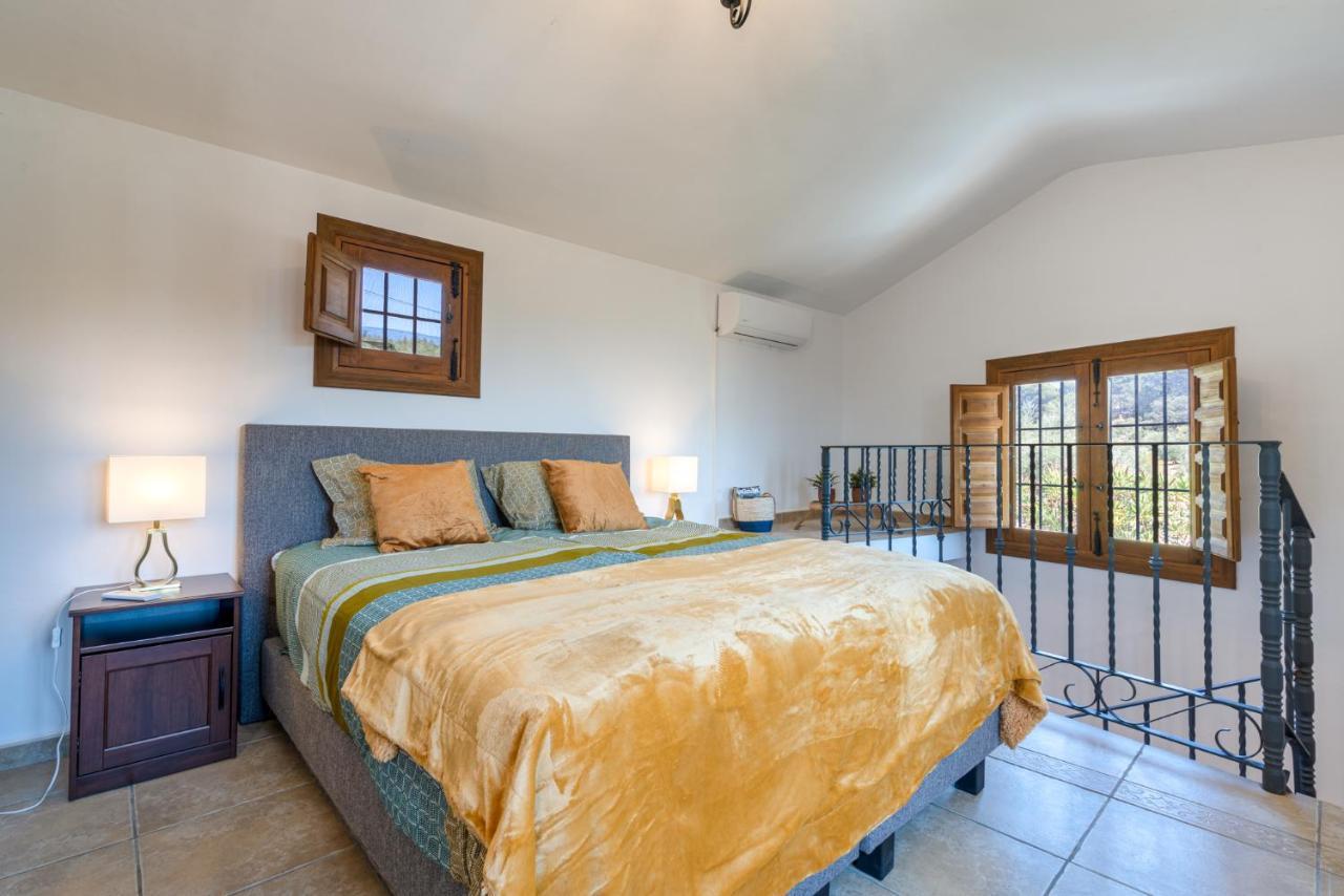 Hacienda La Buena Vida B&B En Appartementen Algarinejo エクステリア 写真